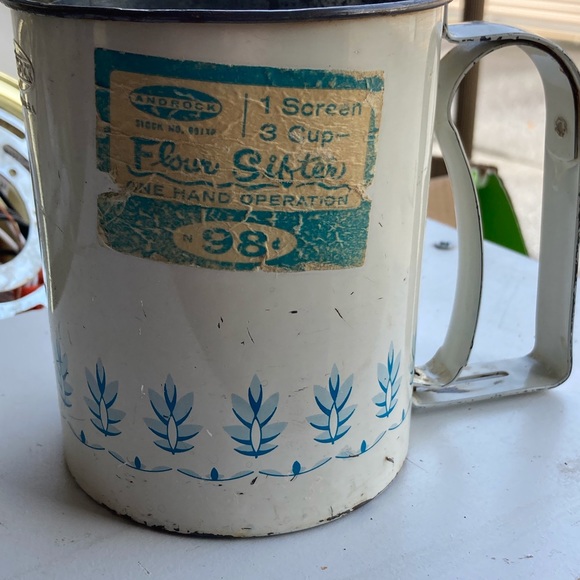 Enamel Aluminum Blue and White Flour Sifter Androck - Picture 2 of 7